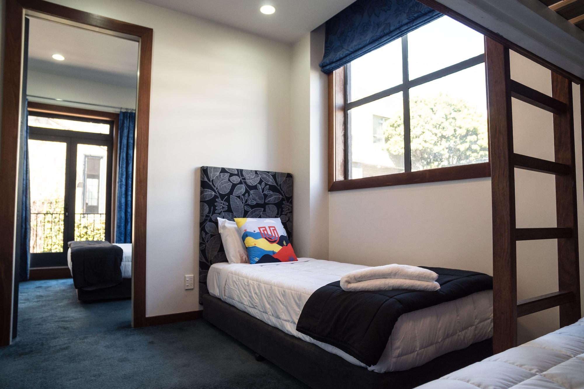 U Boutique Hotel Веллингтон Экстерьер фото