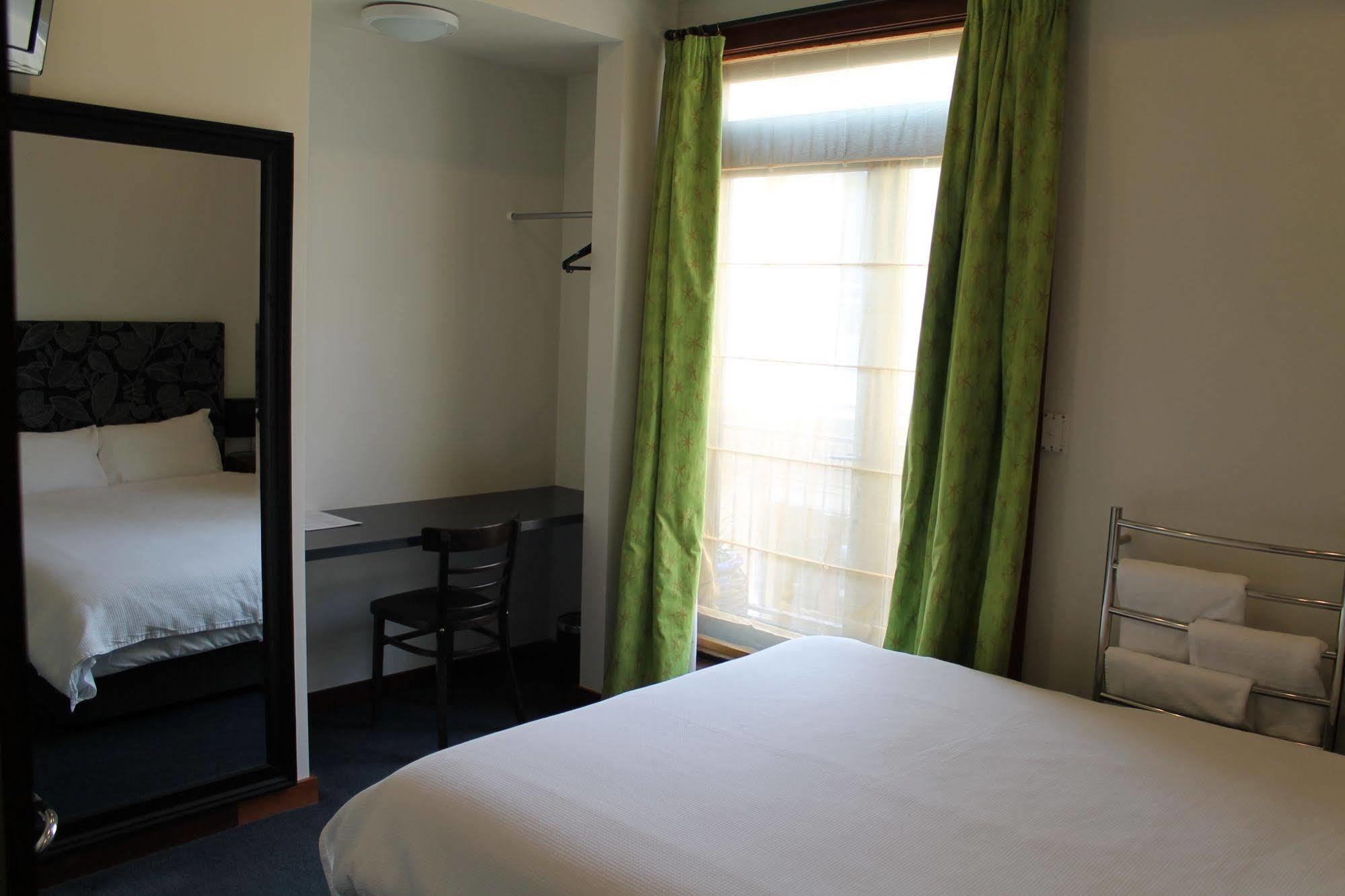 U Boutique Hotel Веллингтон Экстерьер фото